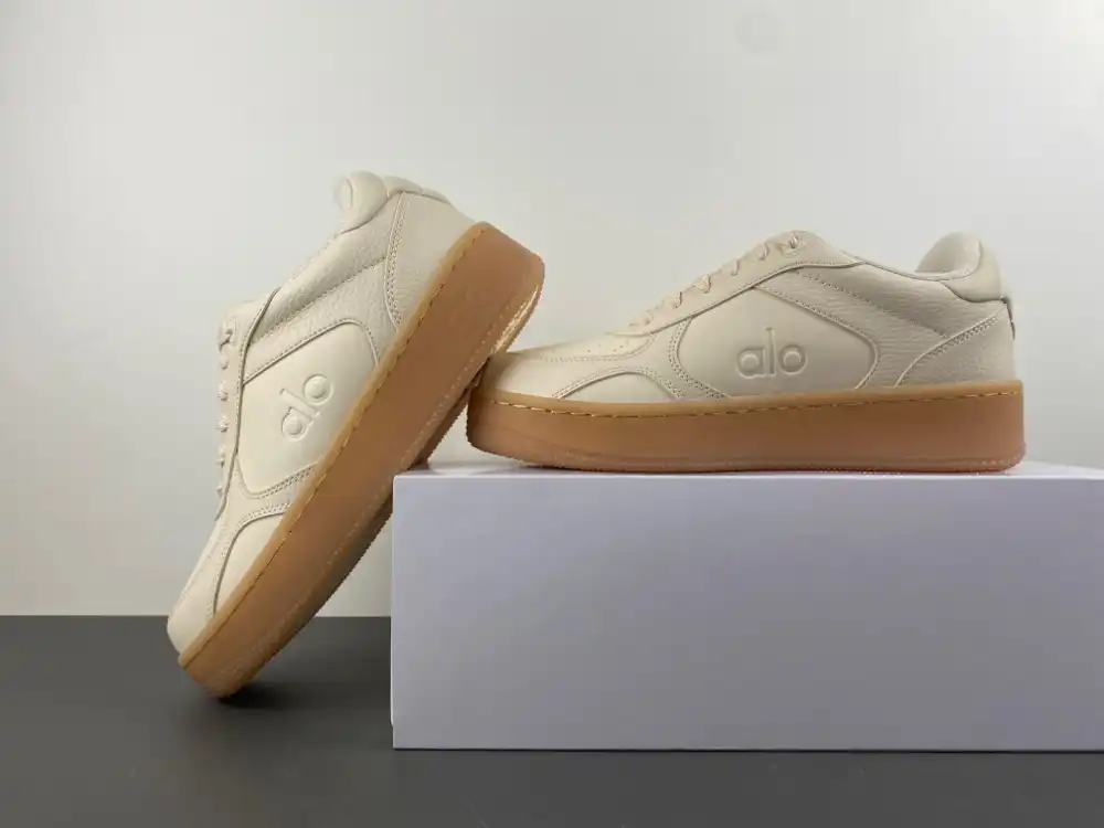 ALO Low-Top Sneakers - Comfortable 2