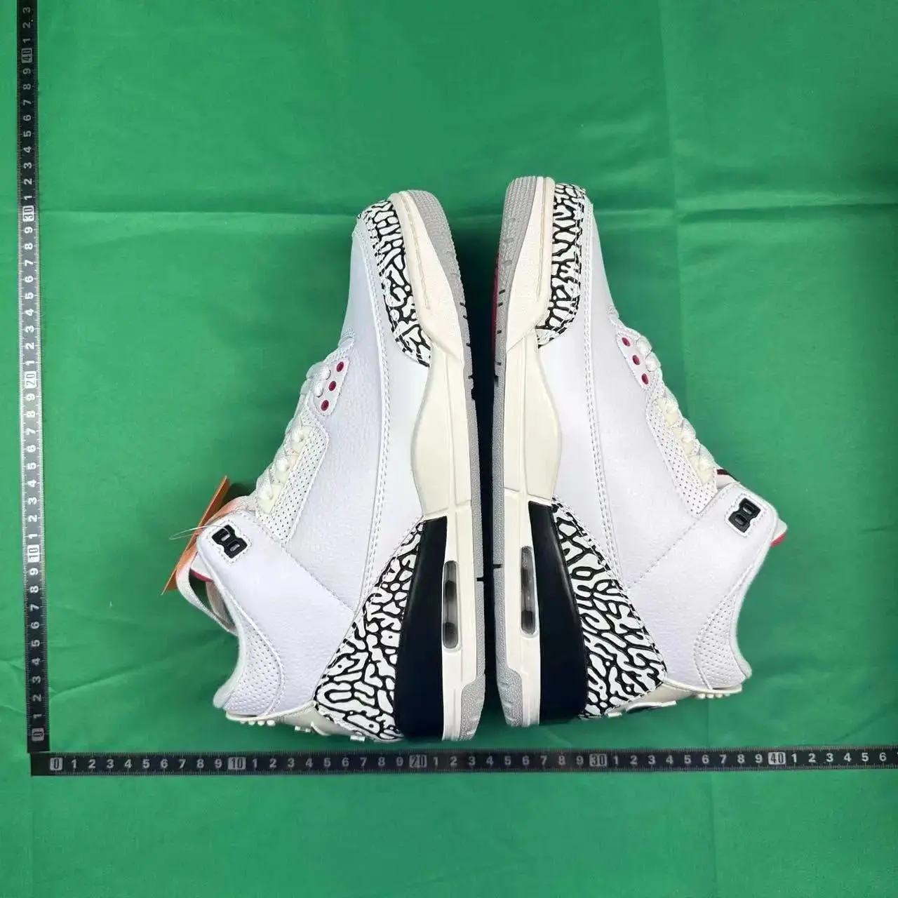 Nike Air Jordan 3 Retro Sneakers [UNC 4